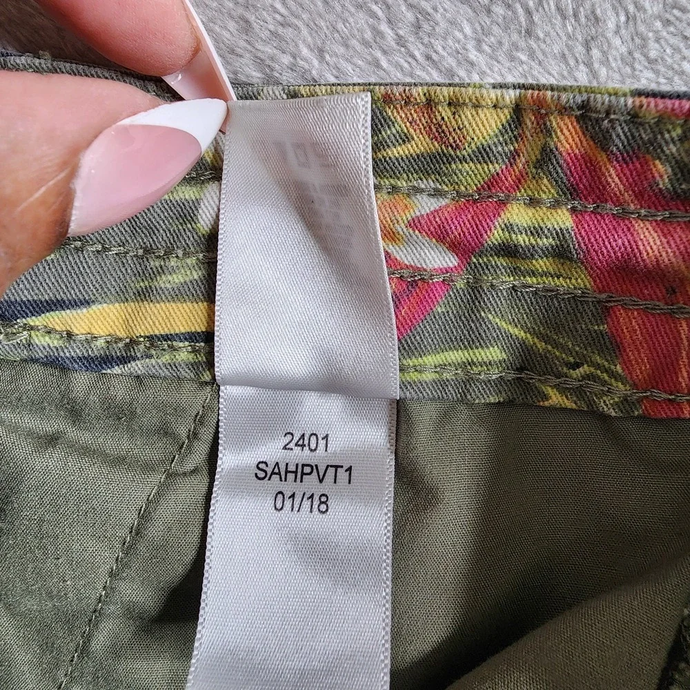 Aeropostale A87 NY Shorts Men Size S Mid Rise Yellow Painted Print Coastal‎